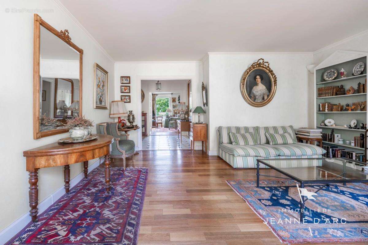 Appartement à VERSAILLES