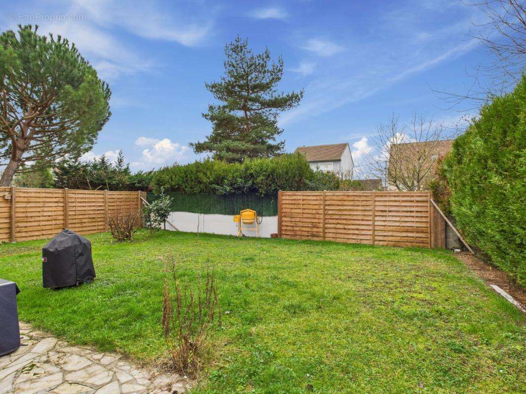 Maison à BRUYERES-SUR-OISE