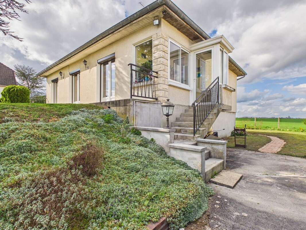 Maison à VALLANT-SAINT-GEORGES