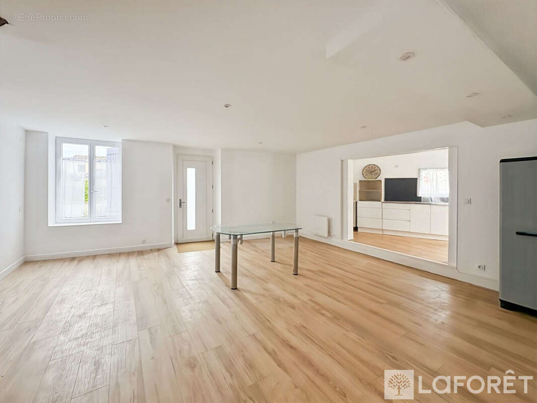 Maison à MORTAGNE-SUR-GIRONDE