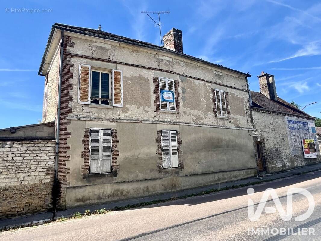 Photo 1 - Maison à AUXON