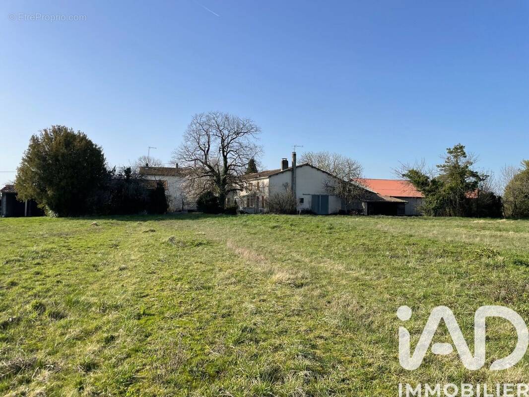 Photo 1 - Maison à ARTHENAC