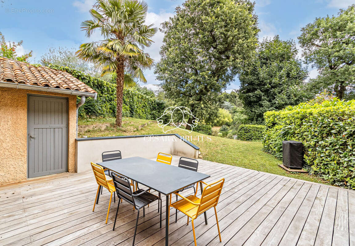 Maison 141 m² à Saint-Didier-Au-Mont-D'or  - photo 2
