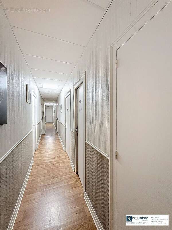 Commerce à COMPREIGNAC