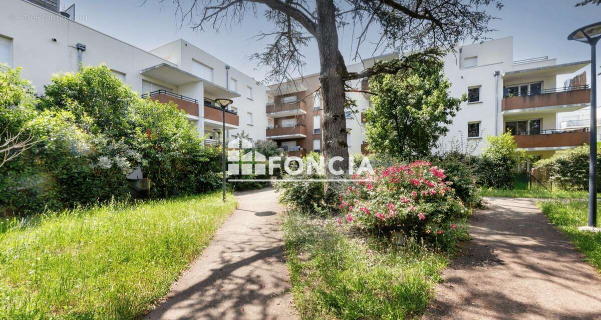 Toulouse - t3 + parking sous-sol - 130 000 € - vendu libre - photo 7