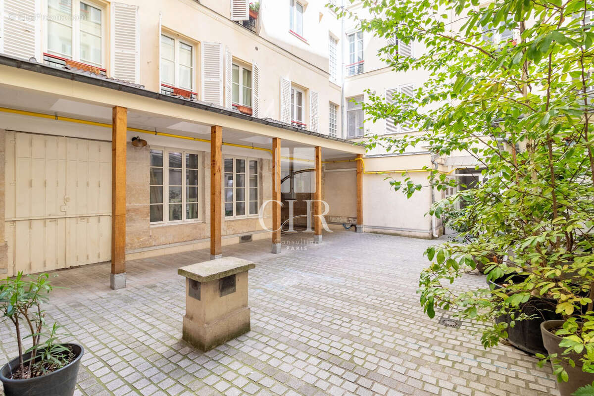 Appartement à PARIS-10E
