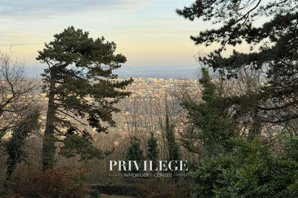 Maison à SAINT-CYR-AU-MONT-D'OR