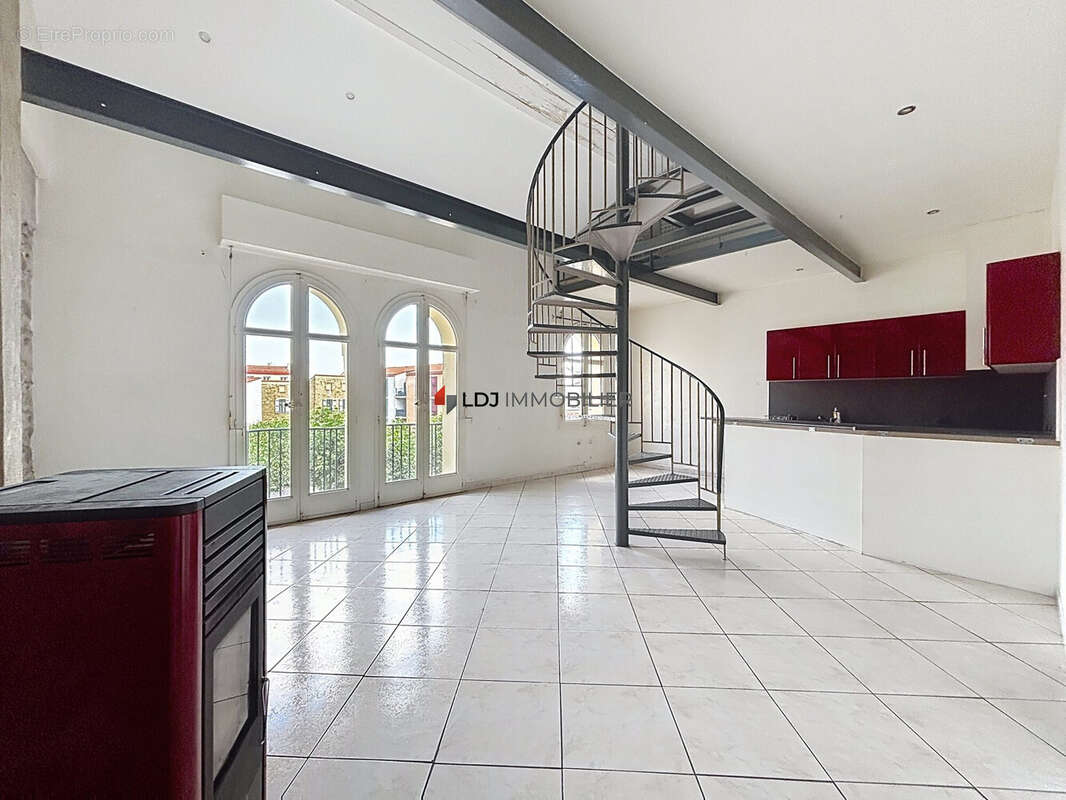 Appartement 101 m² à Prades  - photo 2