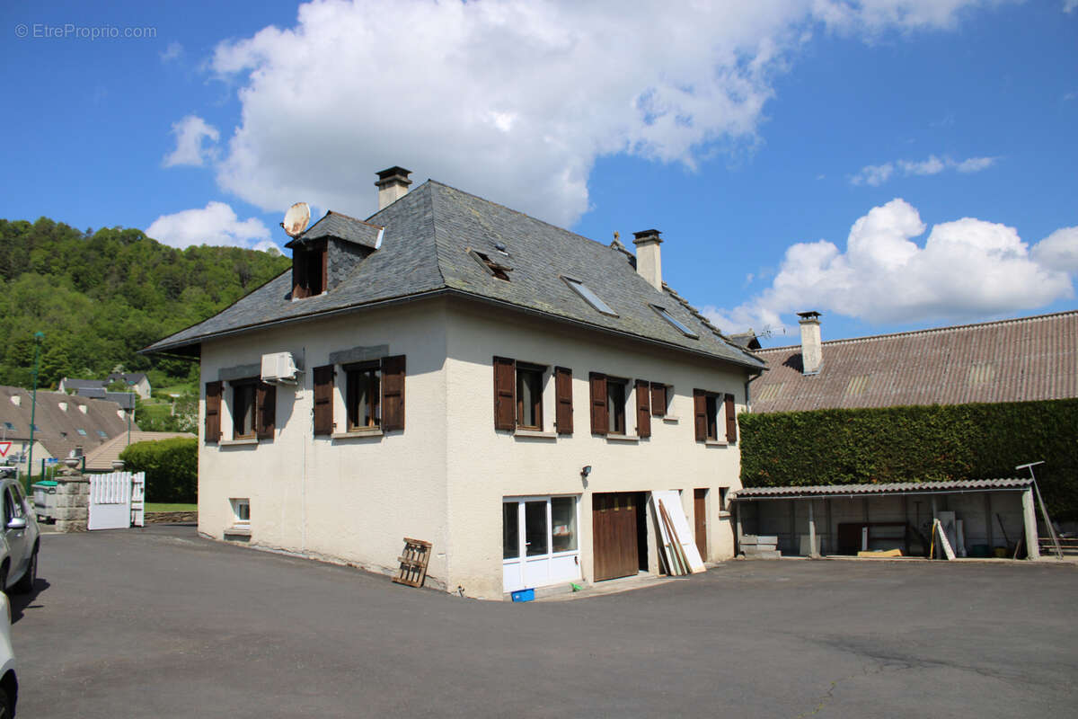Maison à RIOM-ES-MONTAGNES