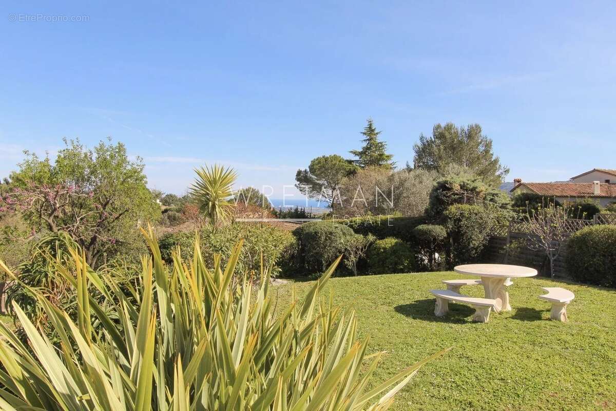 Magnifique villa familiale de 6 chambres, belle piscine et pool house, vues panoramiques à couper le souffle - Peyminade - photo 45