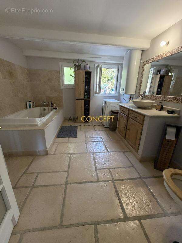 Appartement à CONTES