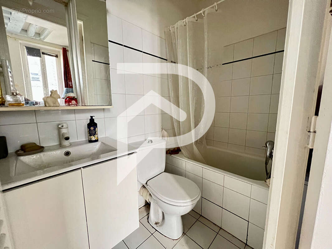 Appartement à PARIS-3E