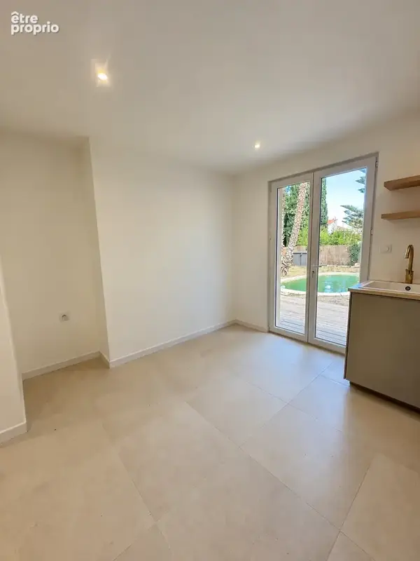 Villa 3 faces plain pied avec piscine - photo 7