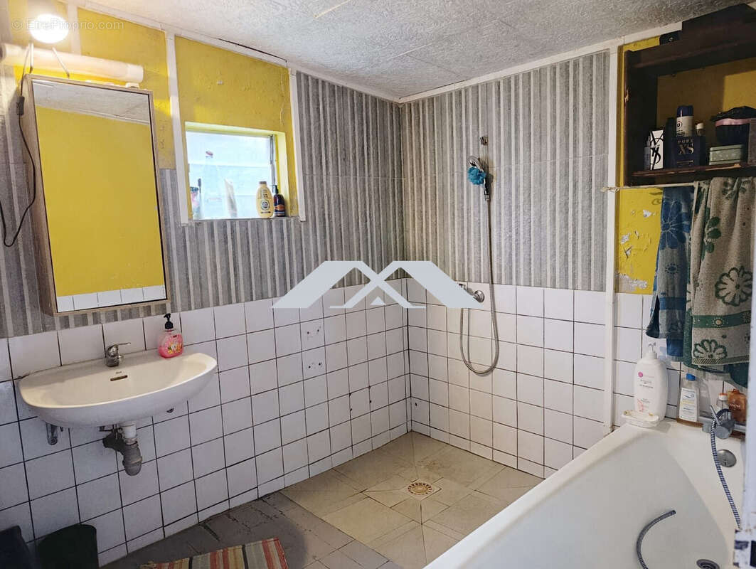 Maison à ENTRE-DEUX