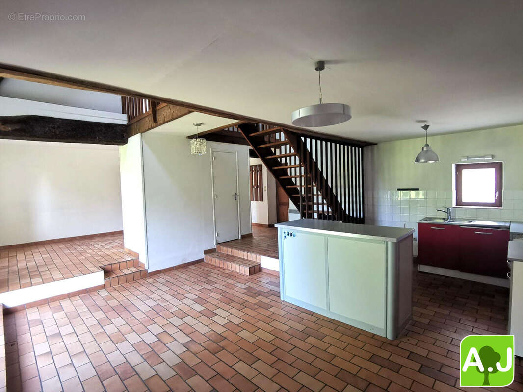 Maison 84 m² à La Chaussee-D'ivry  - photo 3