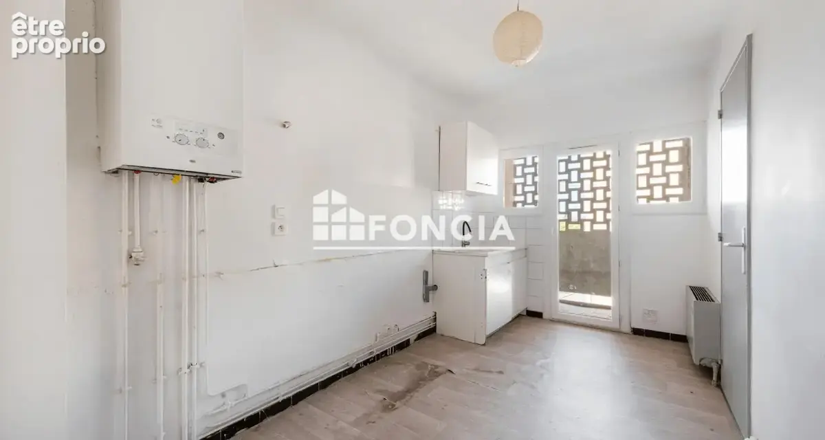 Quartier de La Monaque à Salon-de-Provence : Appartement de type 3 de 66 m2 avec balcon - photo 4