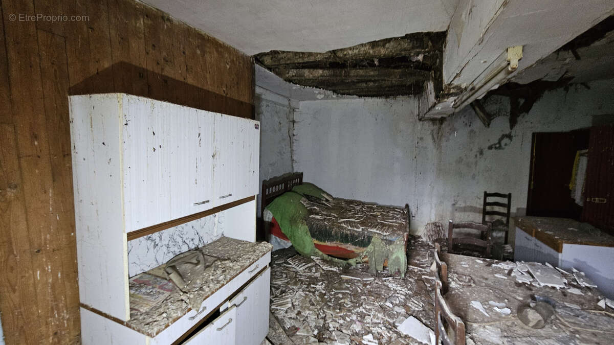 Maison à LASSAY-LES-CHATEAUX