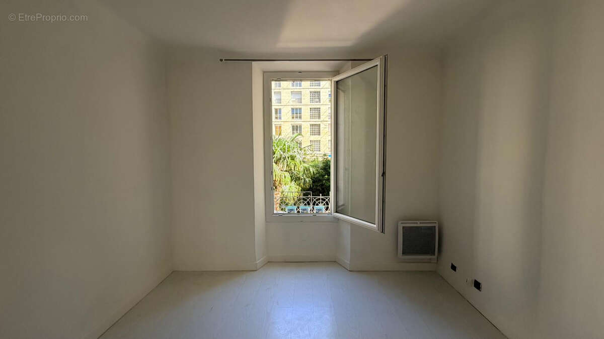Appartement à MARSEILLE-5E