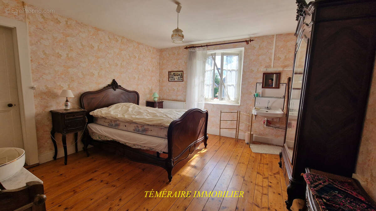 Maison à VERS-EN-MONTAGNE