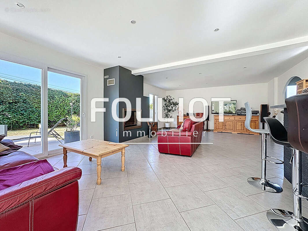 Maison à MAY-SUR-ORNE