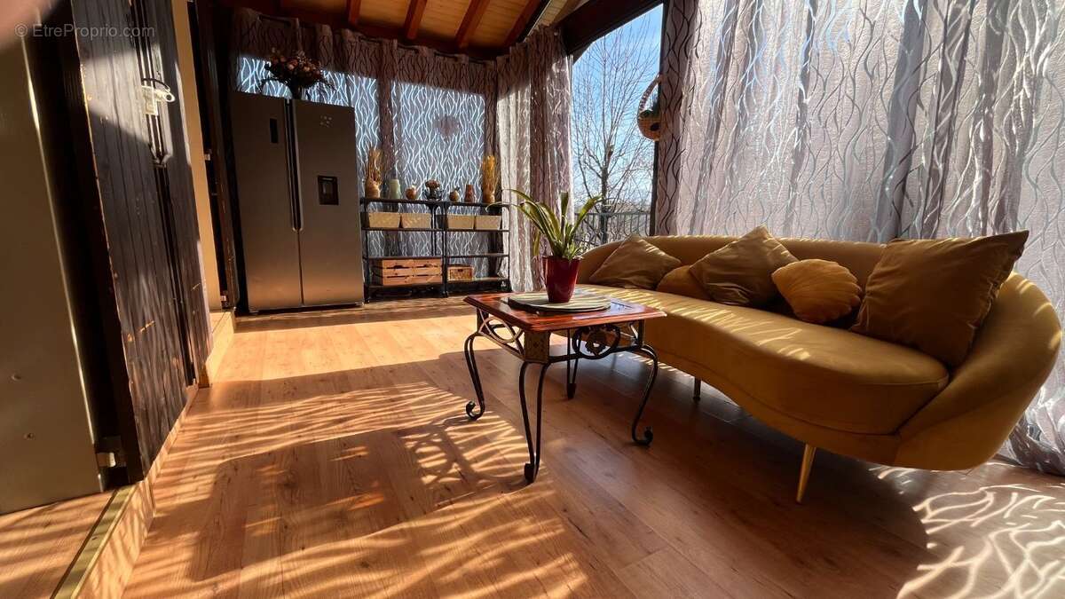 Maison à CRANVES-SALES