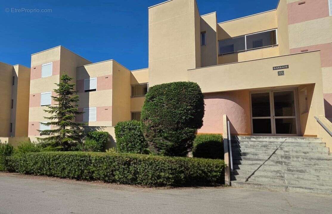 Studio 21 m² + 6m² deTerrasse avec vue mer à La Ciotat - photo 9