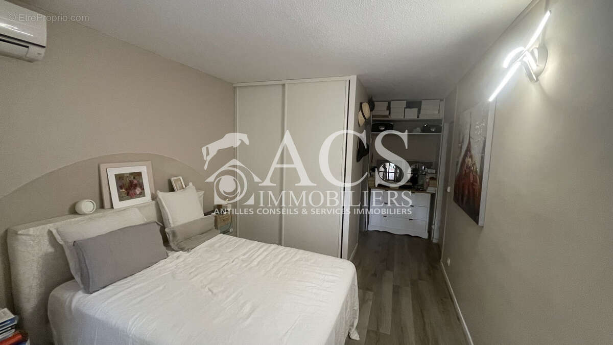 Grand appartement T4 avec piscine couverte - SCHOELCHER - photo 4