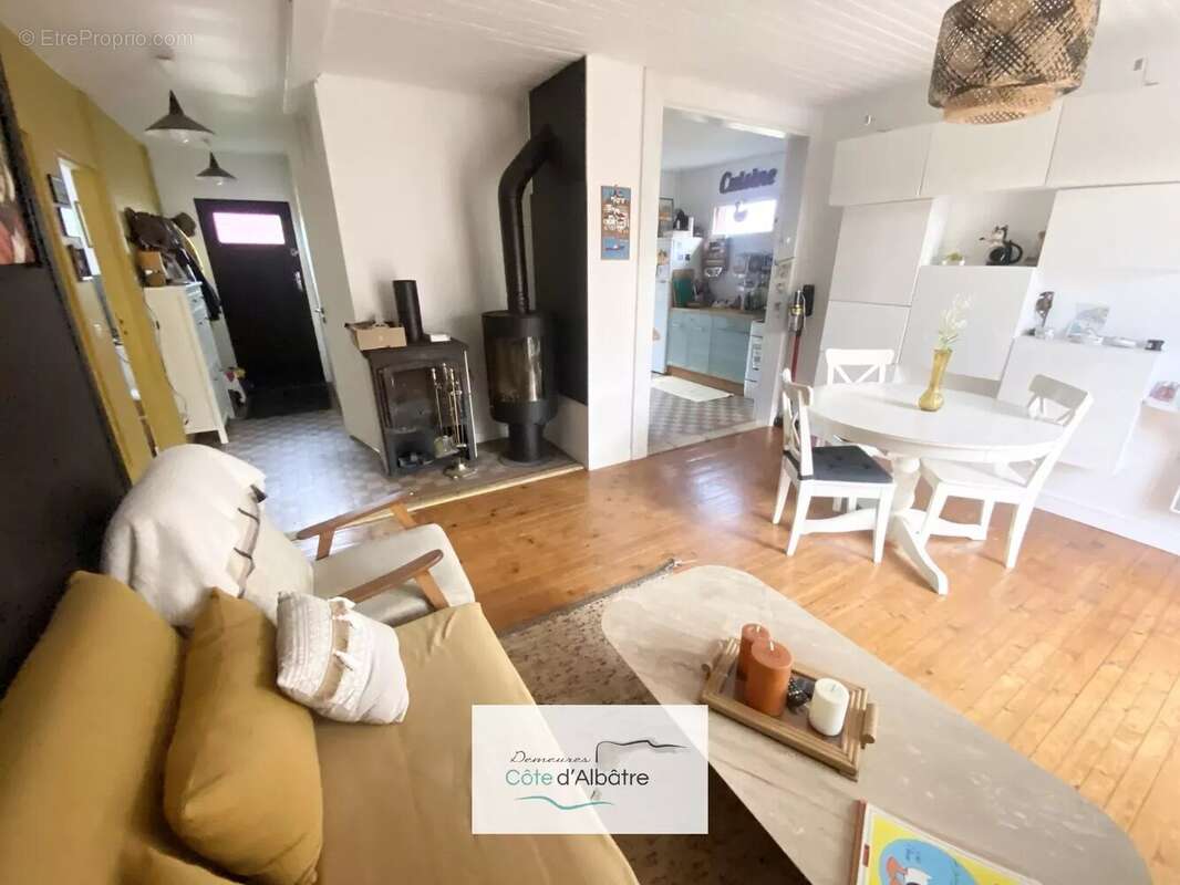 Maison à SOTTEVILLE-SUR-MER