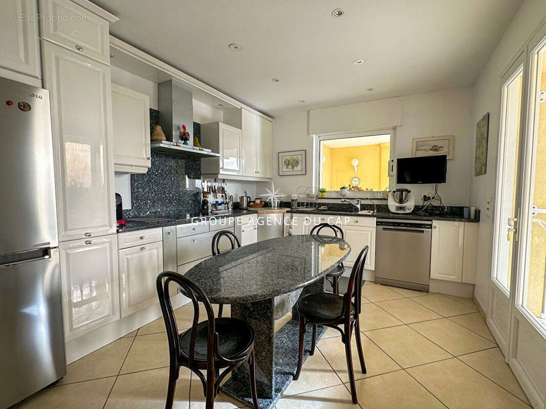 Maison à LES ISSAMBRES