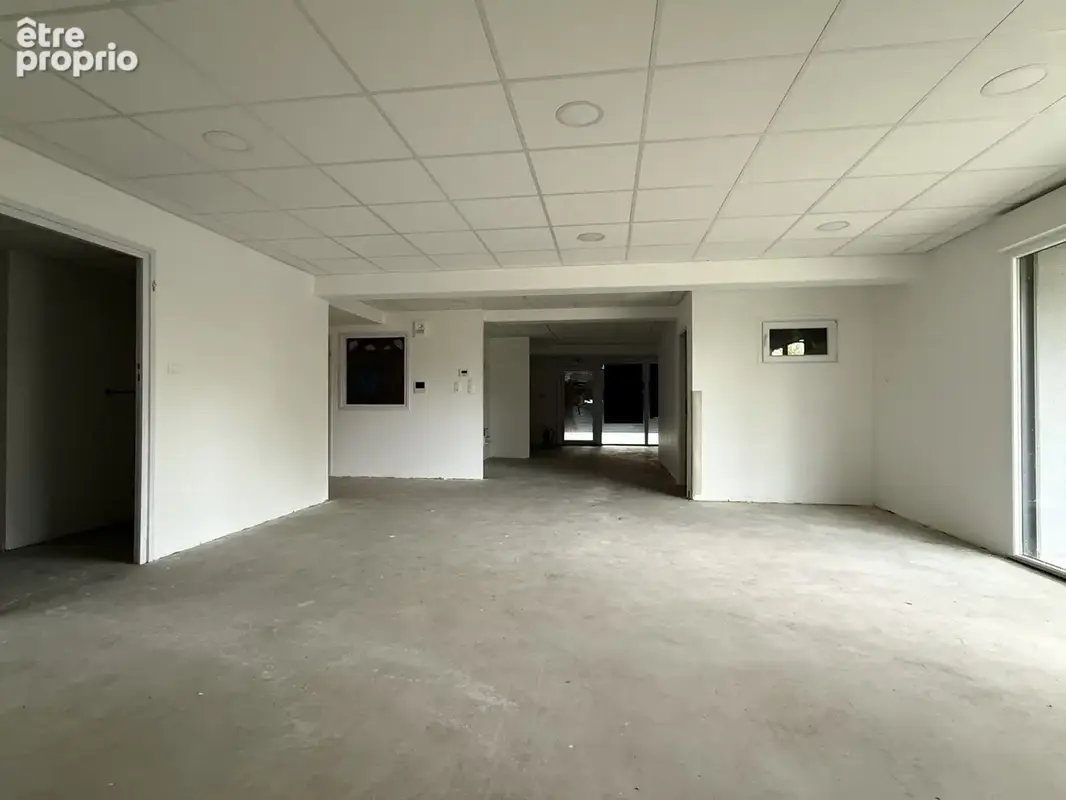 Yutz Aéroparc   Local professionnel 151 m2 avec extérieur et 4 parkings - photo 6