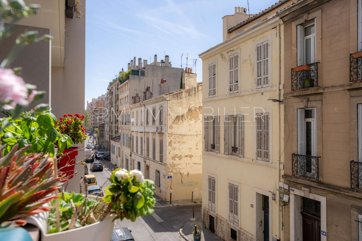 Appartement à MARSEILLE-4E