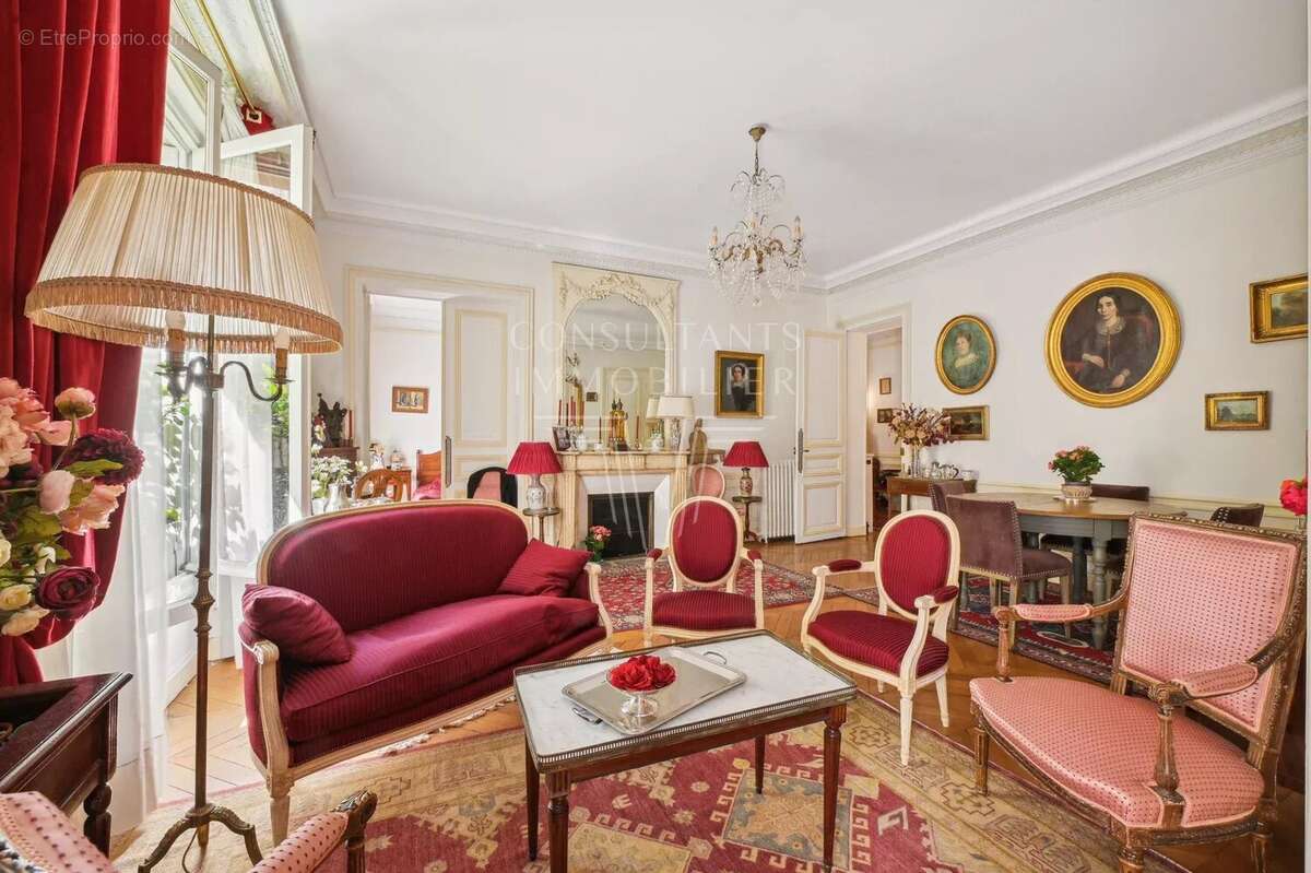 Appartement à PARIS-17E