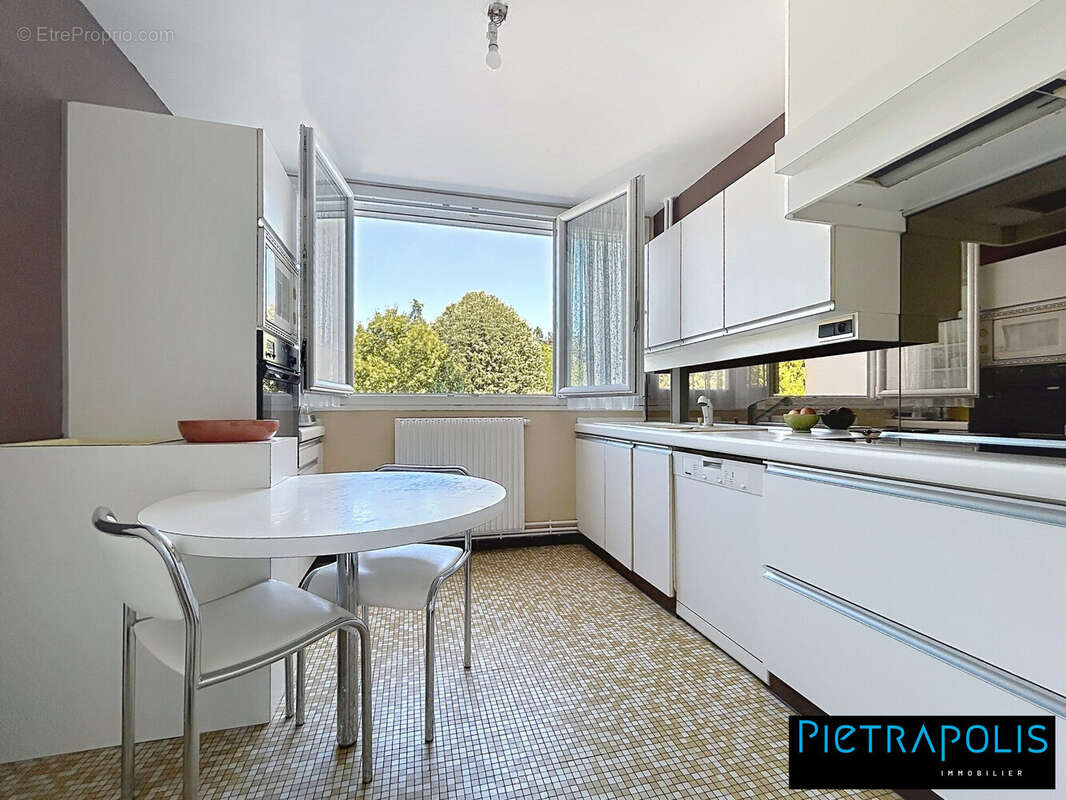 Appartement à SAINTE-FOY-LES-LYON