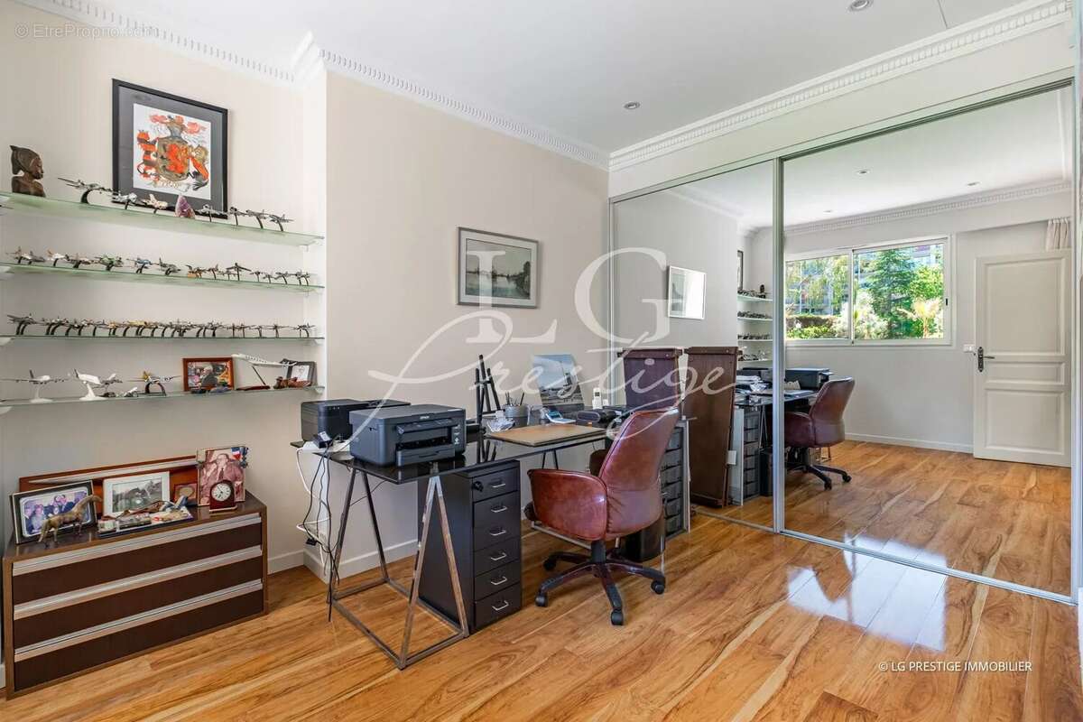 Appartement à MANDELIEU-LA-NAPOULE