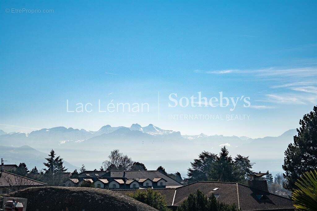 Maison à VETRAZ-MONTHOUX