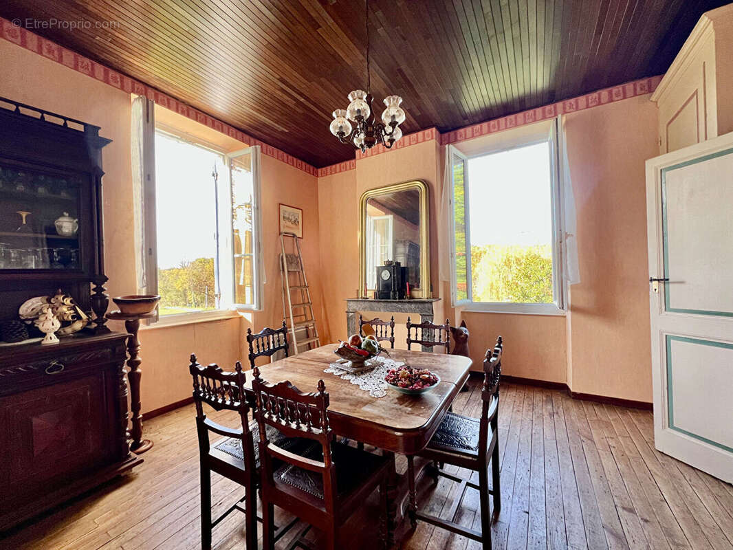 Secteur Villeneuve-sur-Lot, à la campagne mais non isolé, venez découvrir cette charmante maison en pierre de 77,84 m² habitable - photo 3