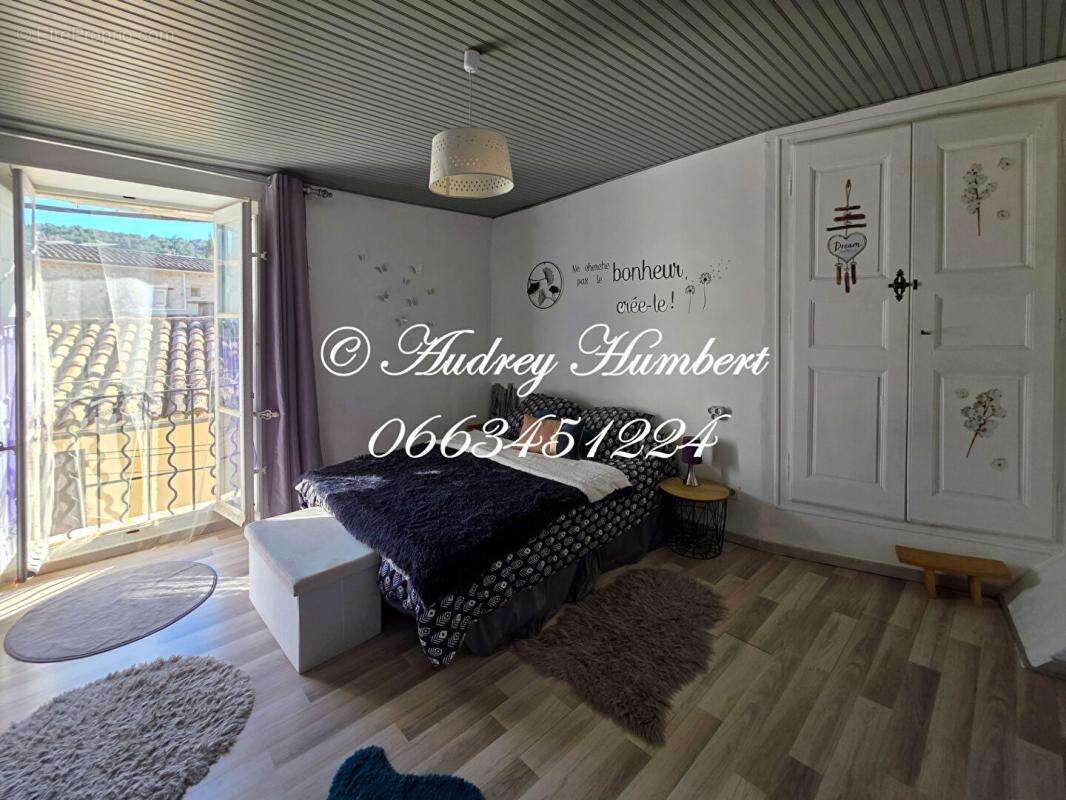 Maison à LA TOUR-D'AIGUES