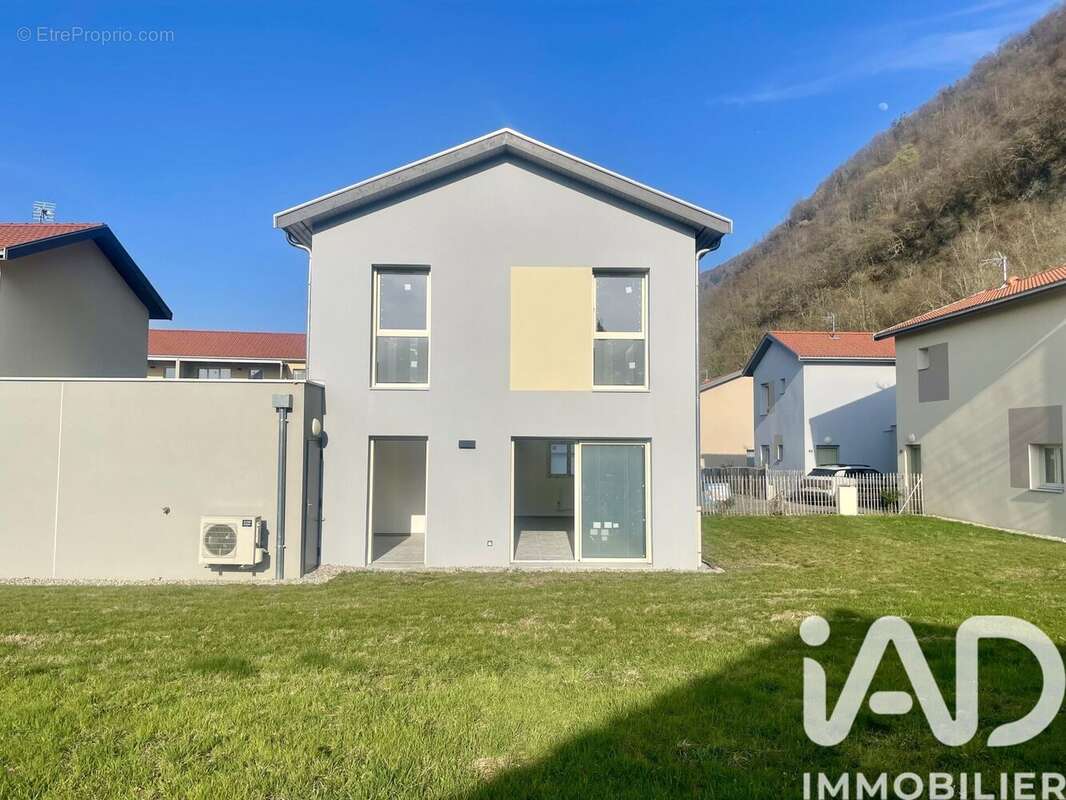 Photo 2 - Maison à COGNIN-LES-GORGES