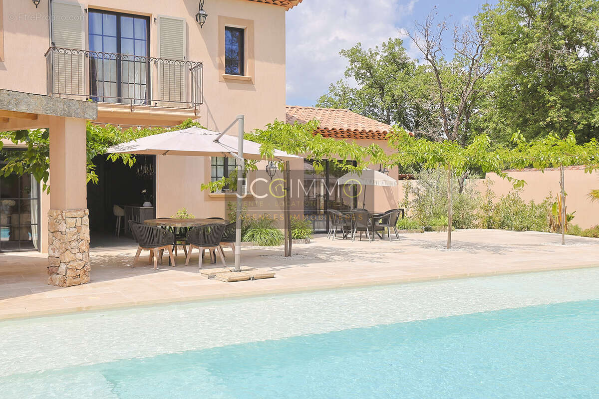 Maison à SOLLIES-TOUCAS