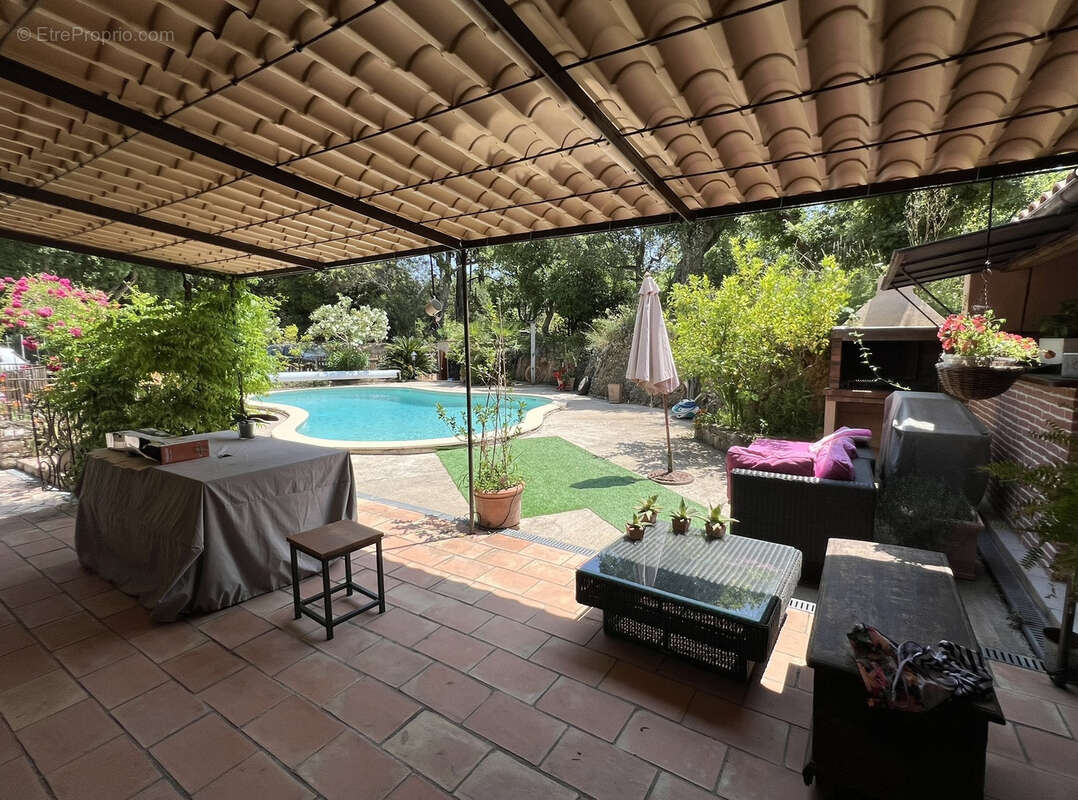 Maison à PLAN-DE-LA-TOUR