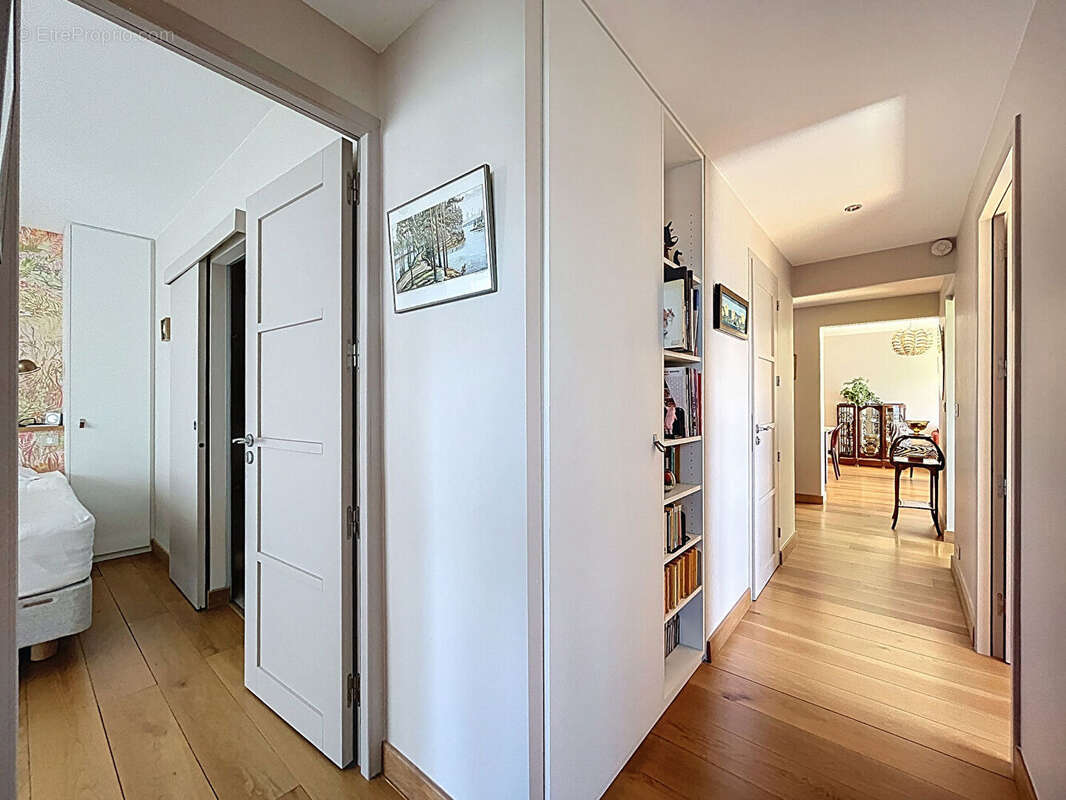 Appartement T4 95 m² rénové au coeur du Triangle d'Or d'Annecy - photo 14