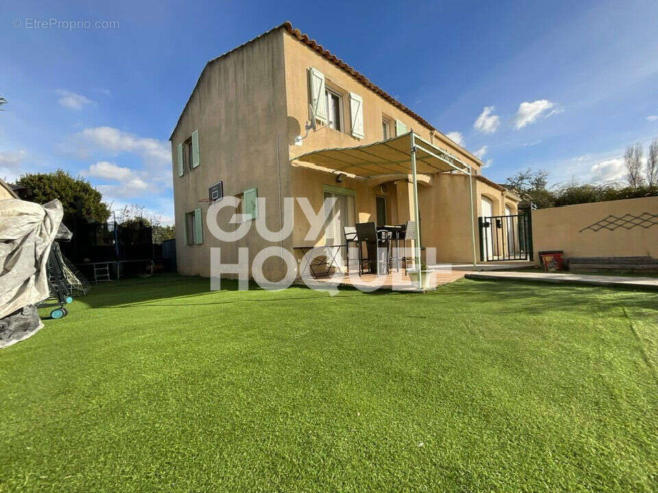 Maison à L&#039;ISLE-SUR-LA-SORGUE