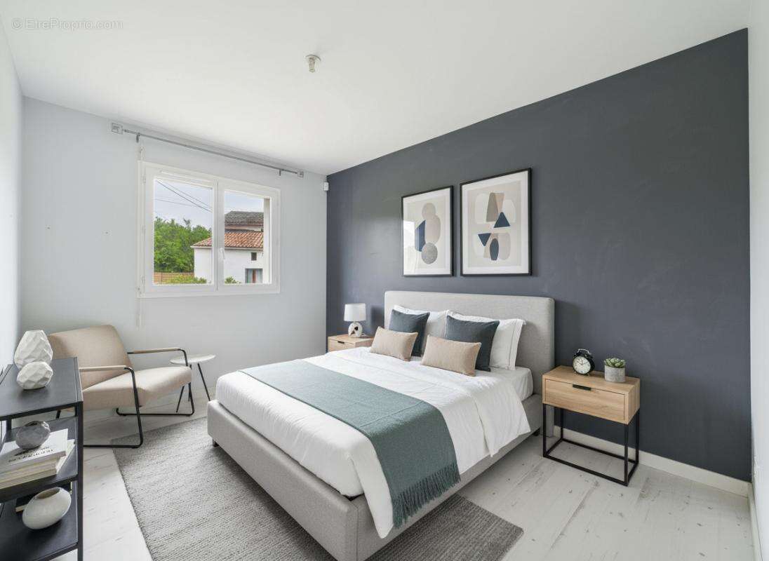 Maison à SAINT-YZAN-DE-SOUDIAC