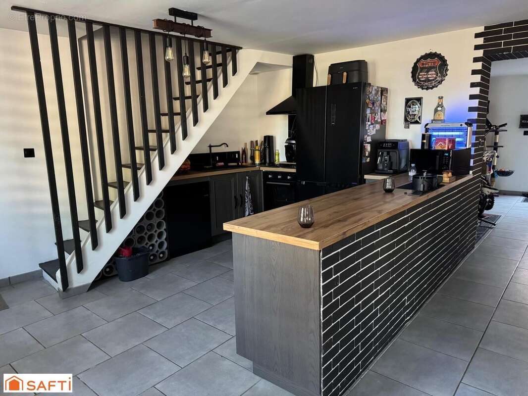 Maison 111 m² à Vendeuil-Caply  - photo 2