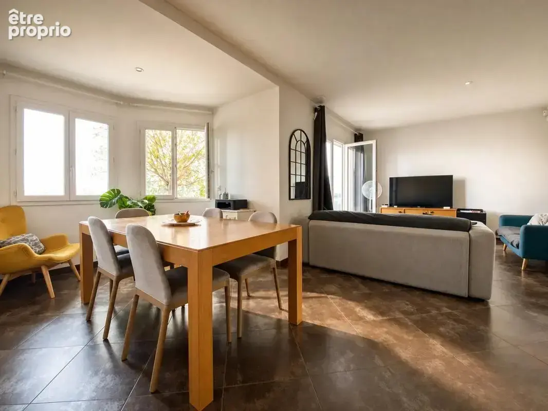 Maison de 5 pièces de 100 m² à Saint-Cyr-l'École - photo 6