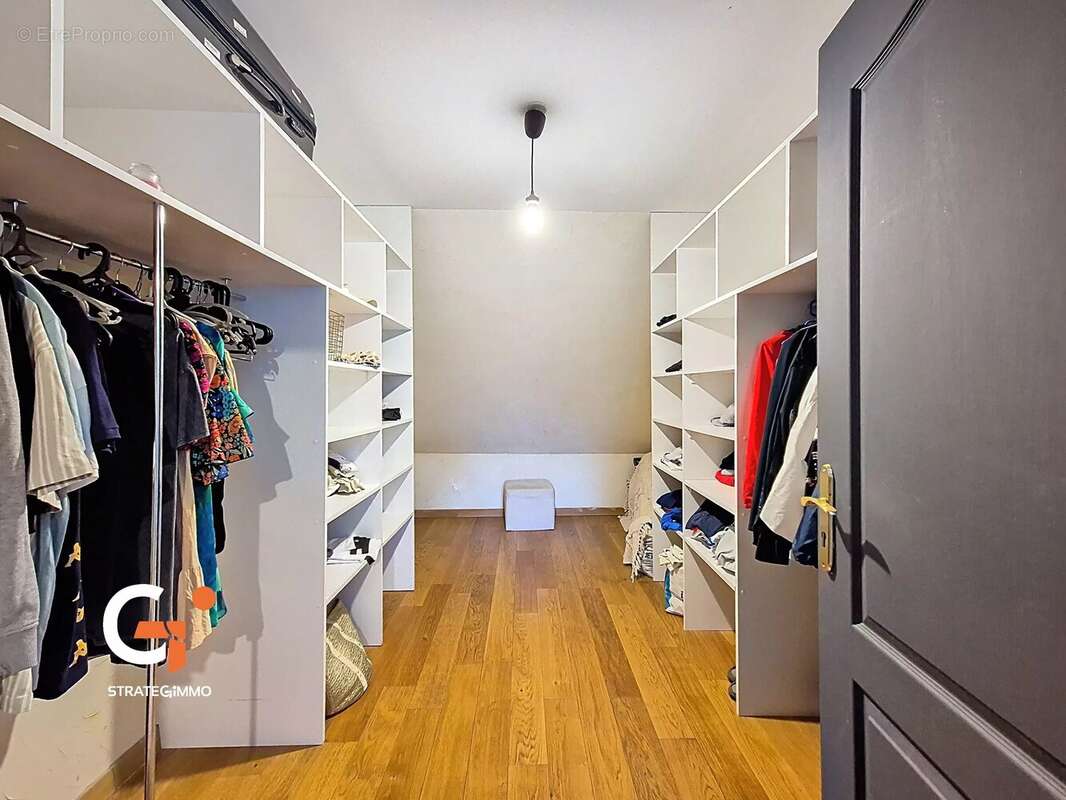 Maison à SAINT-OUEN-DE-THOUBERVILLE