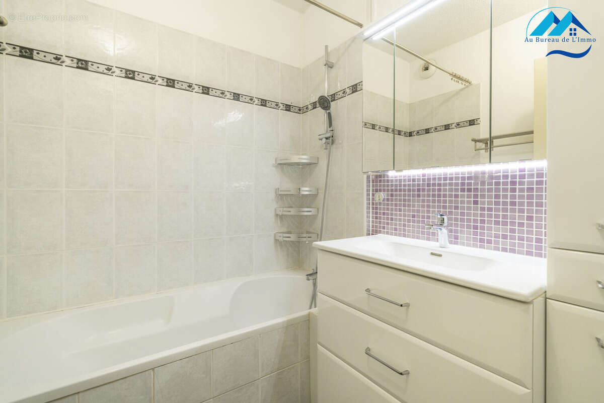 Salle de bain  - Appartement à ALLAUCH