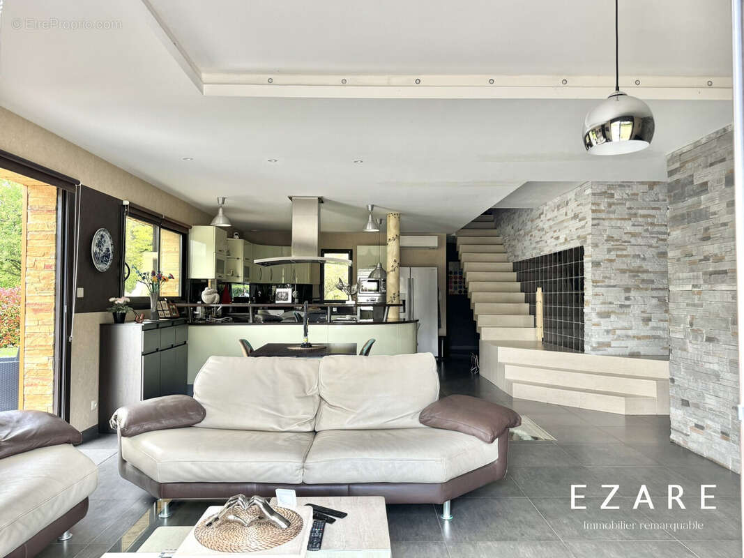 Maison à BELLENEUVE