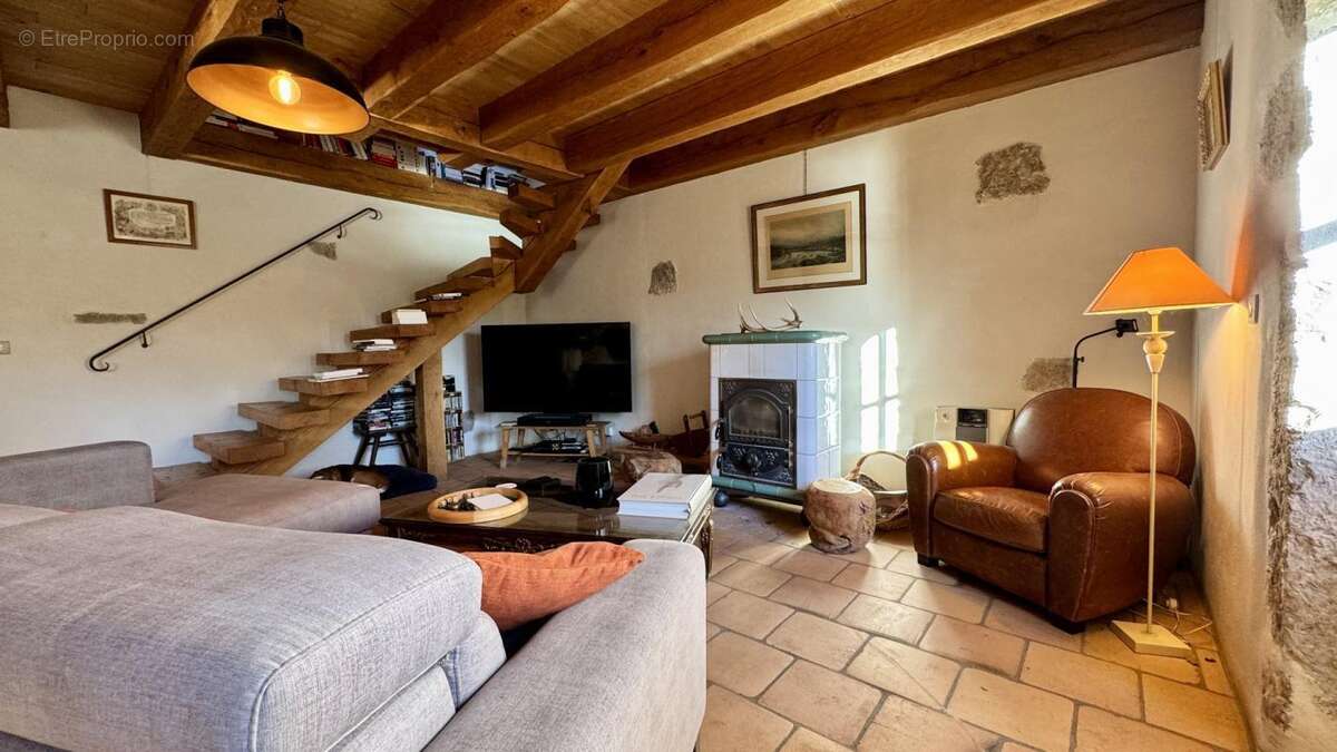 Maison à SAULIAC-SUR-CELE