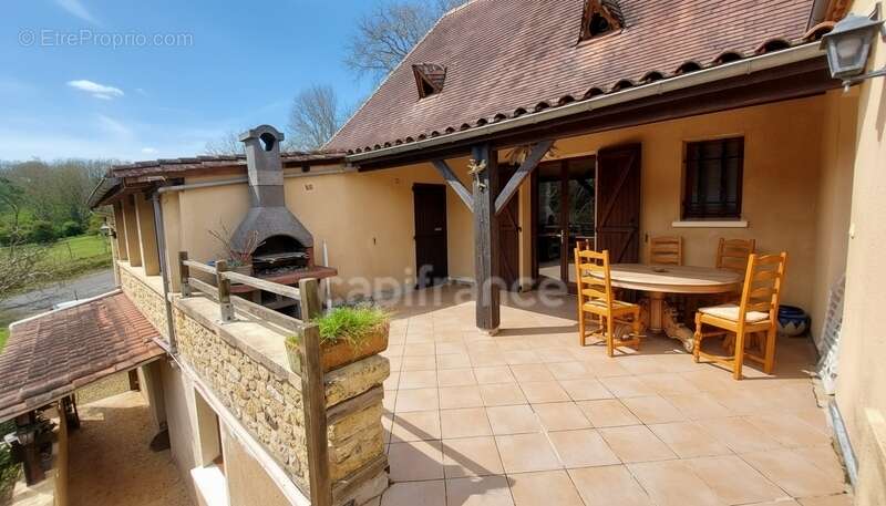 Maison à LE BUISSON-DE-CADOUIN